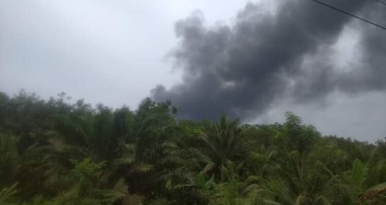 dapur minyak ilegal terbakar