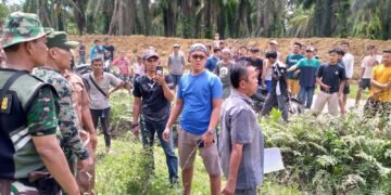 PTPN 2 Halau Warga yang Berusaha Stop Pembuatan Parit Isolasi