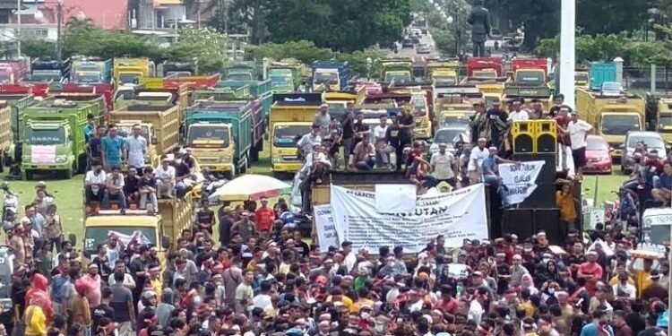 Terancam Hilang Pekerjaan, Ribuan Sopir Truk Batubara Sesalkan Sikap Gubernur Jambi Tutup Akses Jalan