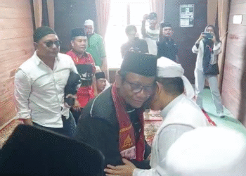 Mahfud MD Sambangi Tuan Guru Besilam, Warga : Selamat Datang Pak AMIN