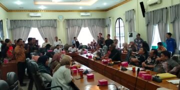 BKD Langkat Tak Berikan Jawaban, RDP Guru Honorer Ricuh