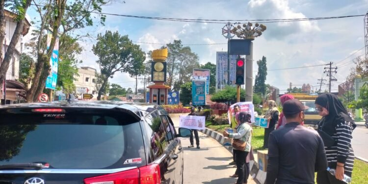 Tuntut Keadilan ke PTUN, Guru Honorer di Langkat Galang Dana Peduli Pendidikan