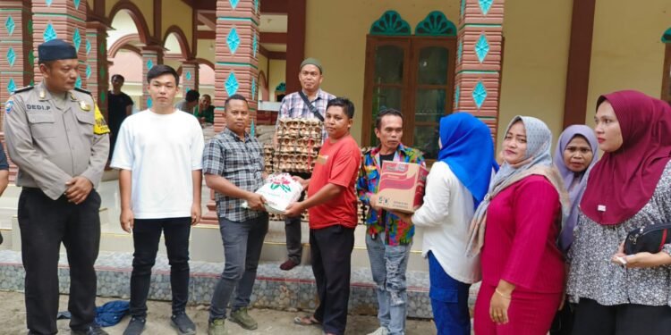 Ramadhan 1445 H, PT MTJ Bagikan 450 Paket Bahan Pangan Kepada Warga Sekitar