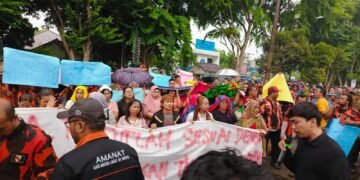 Ribuan Massa Demo di Kejari Langkat, Kordinator Aksi : TRP Tidak Terlibat TPPO