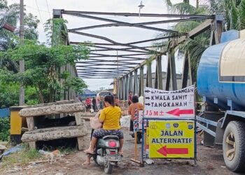 Jembatan Sei Air Tenang Padang Tualang Ambruk, Dinas PUPR Provsu Tidur?