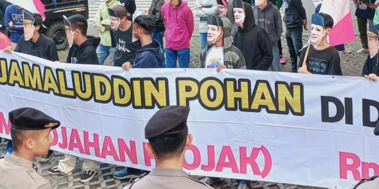 KPK Didesak Tangkap Jamal & Ojak, Diduga ‘Aktor Utama’ Pungli Rp3,1 Miliar