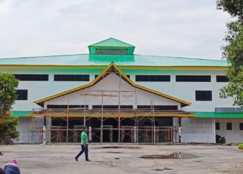 Selain ‘Molor’, Atap Proyek Rehab Gedung Serbaguna Langkat Diduga Tak Sesuai