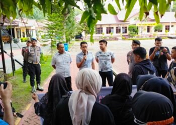 Puluhan Guru Honorer ‘Tantang’ Polres Langkat Percepat Proses Hukum Meilisya