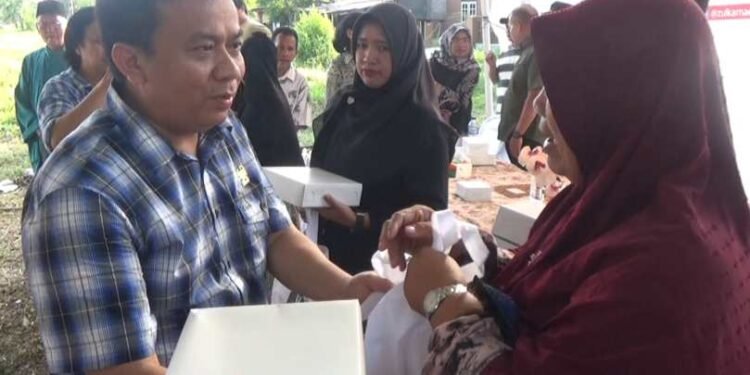 Reses di Medan Timur, Zulkarnaen Terima Keluhan Warga soal Akte Lahir Anak dengan Ortu Nikah Siri