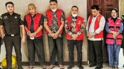 Lima Tersangka Perkara PPPK Guru Langkat Resmi Kenakan ‘Rompi Merah’ Kejatisu