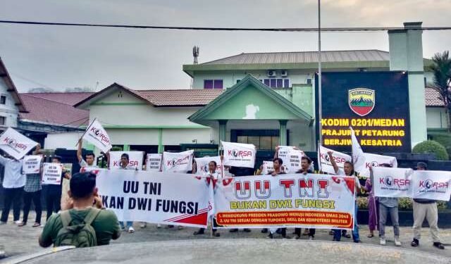 Aksi Depan Markas Kodim Medan, KORSA Ajak Masyarakat Dukung Undang Undang TNI