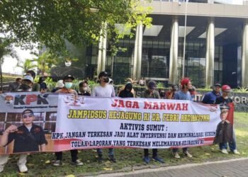 Cium Indikasi Pelemahan Jampidsus, Aktivis Sumut ‘Murka’ di Depan Gedung Merah Putih