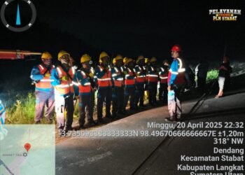5 Tiang Listrik Tumbang Ditabrak Alat Berat PTPN, 20 Personel ULP PLN Stabat Dikerahkan