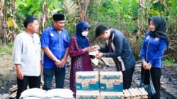 Air Mata di Reruntuhan : Jamiah Mengais Beras dari Sisa Kebakaran, Ricky Anthony Ulurkan Tangan