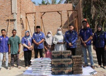 Keharuan Ponidi Pecah, Bantuan Ricky Anthony Tiba Usai Rumahnya Dilalap Api