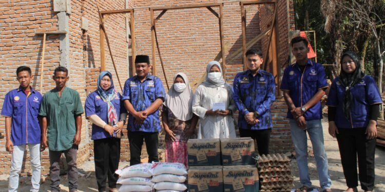 Keharuan Ponidi Pecah, Bantuan Ricky Anthony Tiba Usai Rumahnya Dilalap Api