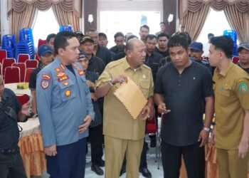 Geruduk Kantor Bupati Langkat, Puluhan Massa BAPERA Tagih Janji Ondim