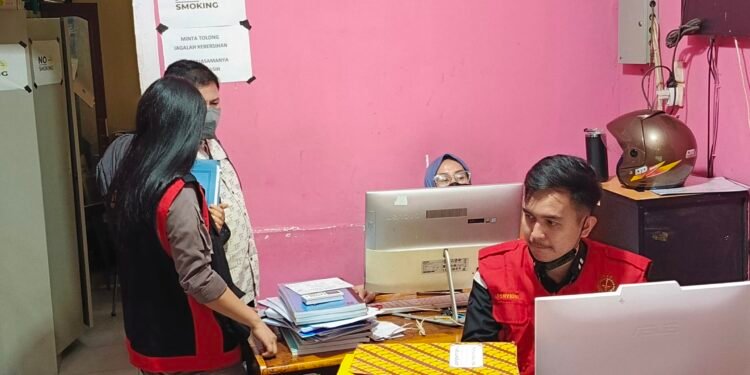 Terkait Dugaan Korupsi Pengadaan Smartboard, Jaksa Geledah Disdik Langkat