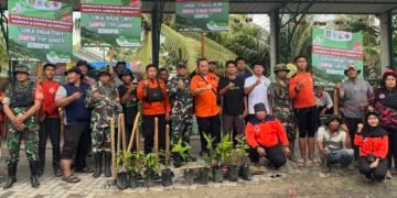 Kolaborasi dengan TNI dan PAC PP Stabat, Gen Hijau Bersihkan Sungai Pantai Gemi