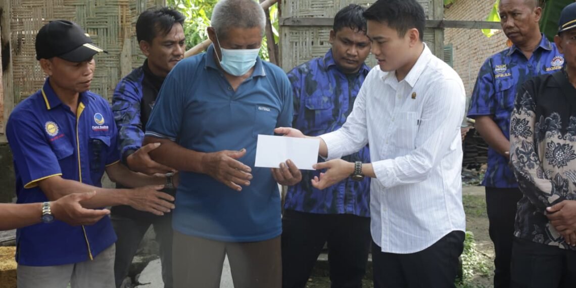 Rumah Ngadirun Terbakar, Ricky Anthony Hadir Bawa Bantuan