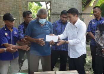 Rumah Ngadirun Terbakar, Ricky Anthony Hadir Bawa Bantuan