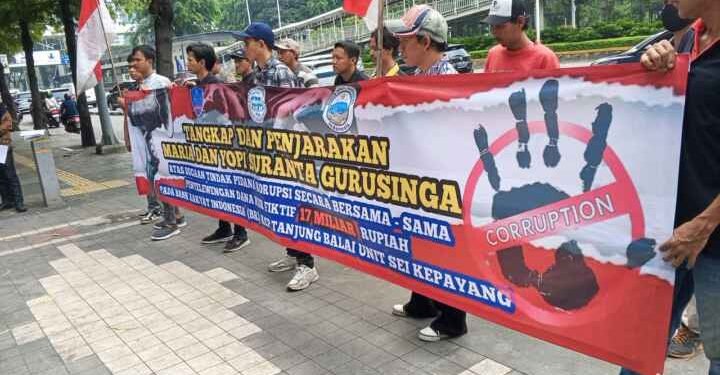 Aliansi Mahasiswa dan Pemuda Jakarta Demo KPK dan BRI Pusat Minta Tangkap Oknum Maria dan Yopi SG Atas Kasus KUR Fiktif Rp 17 Miliar