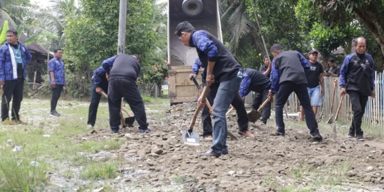 Respons Cepat Ricky Anthony di Langkat: Perbaiki Jalan ke Masjid Pakai Dana Pribadi