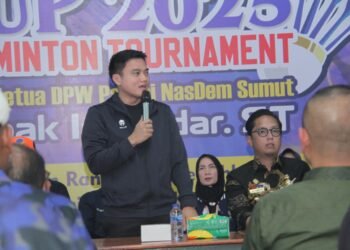 Ricky Anthony Panaskan Semangat NasDem Cup 2025, Aksi Servis Perdana Bikin Riuh Penonton